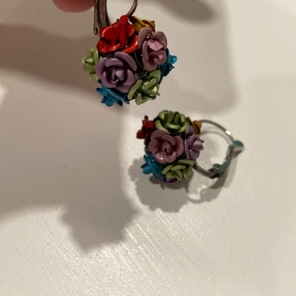 Earrings - Picture 4 of 7